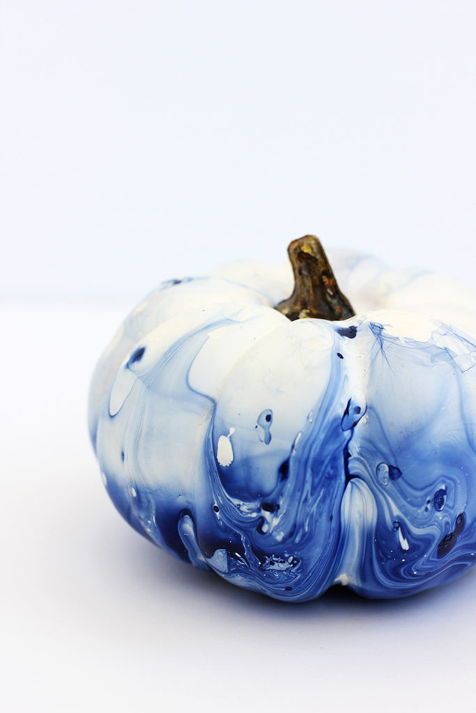 diy-marbled-indigo-pumpkins-17