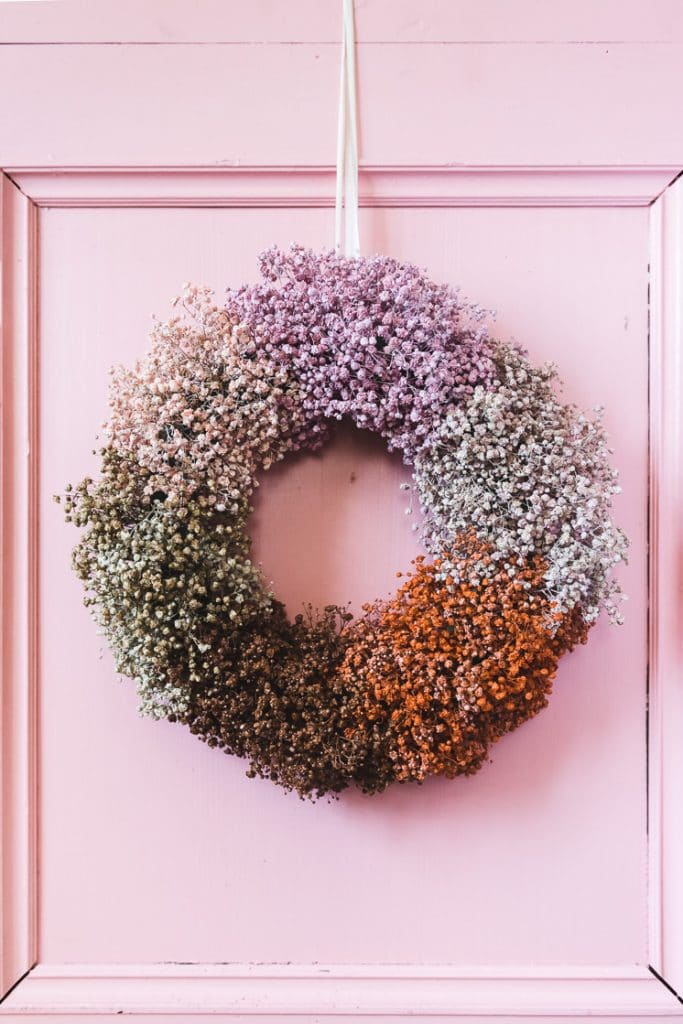 babys breath wreath from the house that lars built on the happy list