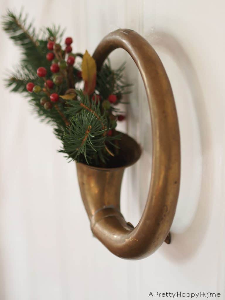 antique car horn wreath