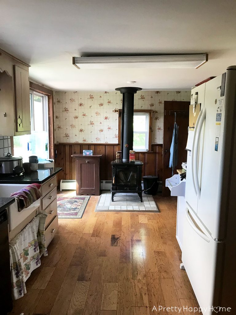 Colonial Farmhouse Kitchen Before