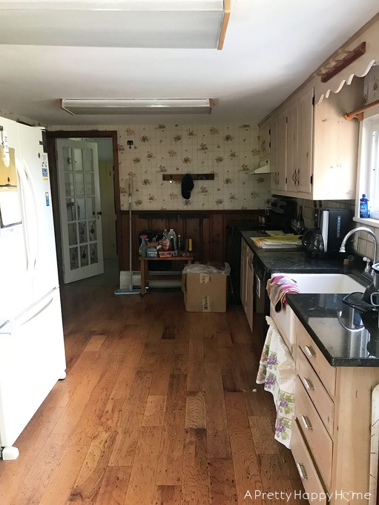 Colonial Farmhouse Kitchen Before