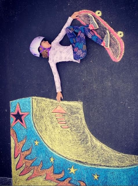 Stacy Lazzara sidewalk chalk art via tanks good news on the happy list