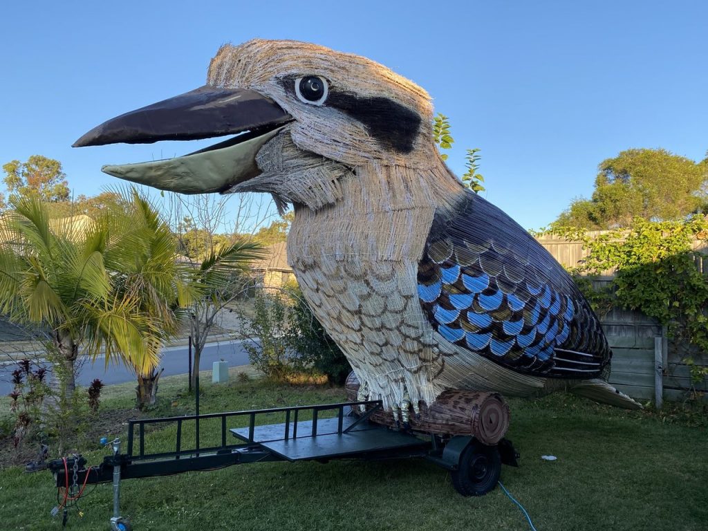 FARVARDIN DALIRI kookaburra sculpture via atlas obscura on the happy list