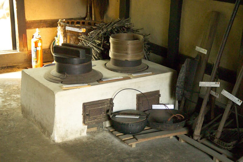 kamado oven wikicommons on the happy list