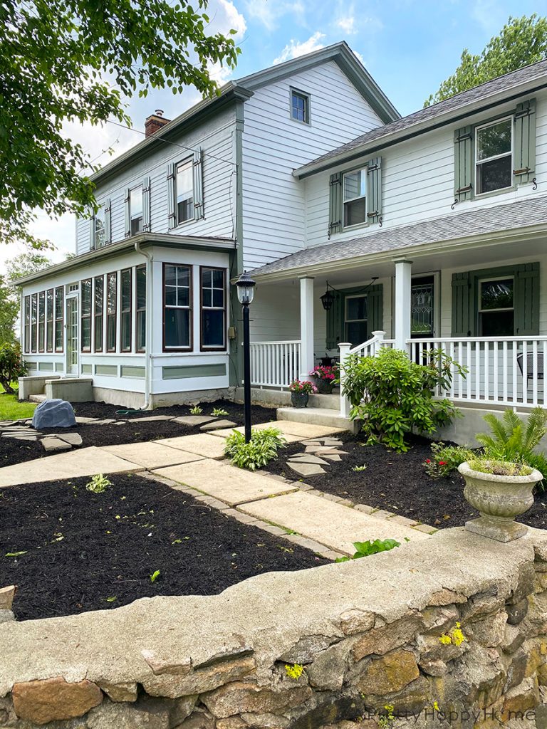 colonial farmhouse front yard landscaping