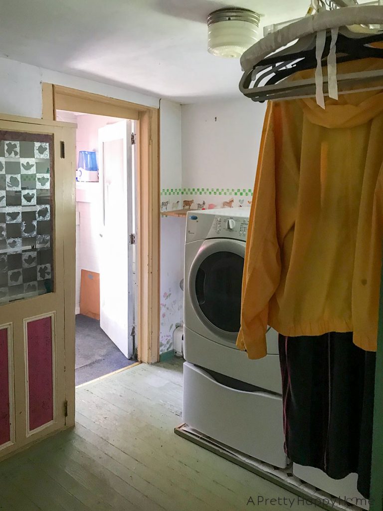 ugly laundry room before