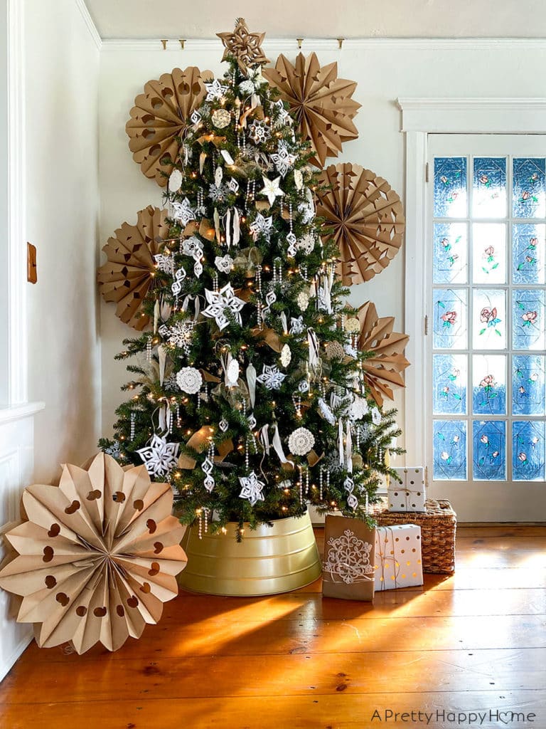 Merry Christmas 2021 snowflake christmas tree