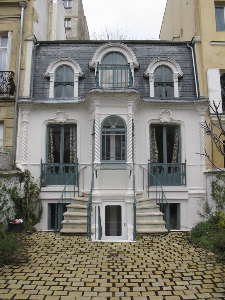 Paris single family residence Photo by Ercole Salinaro via Dwell on the happy list