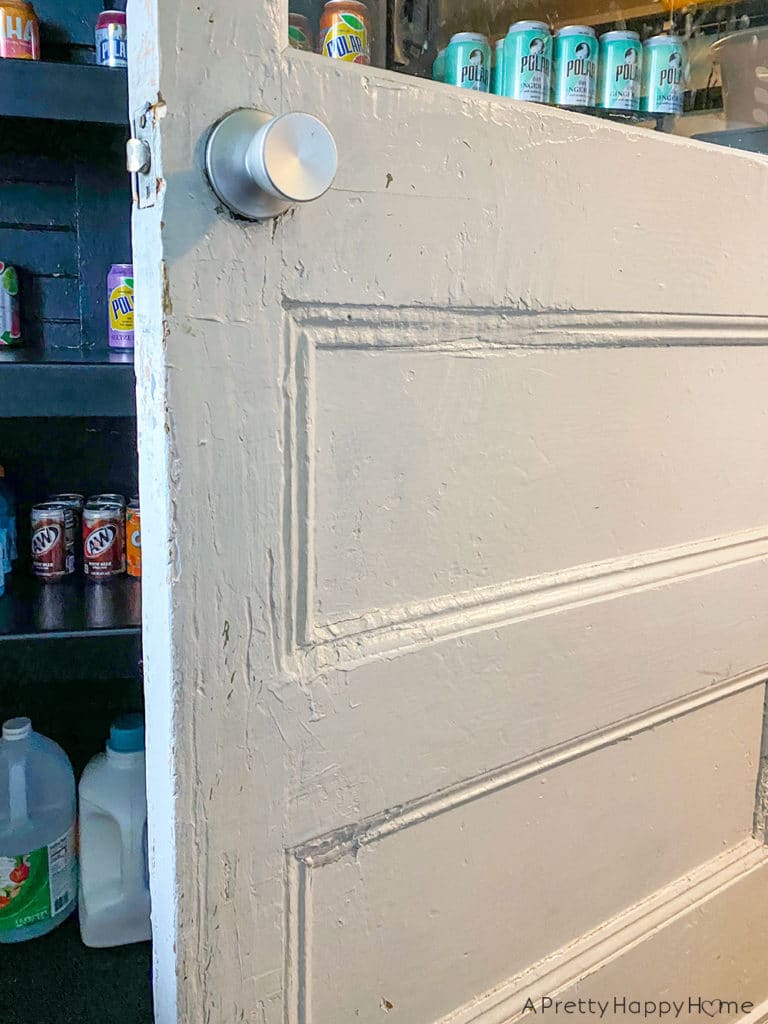 Tips for Refinishing a Door With Deep Scratches