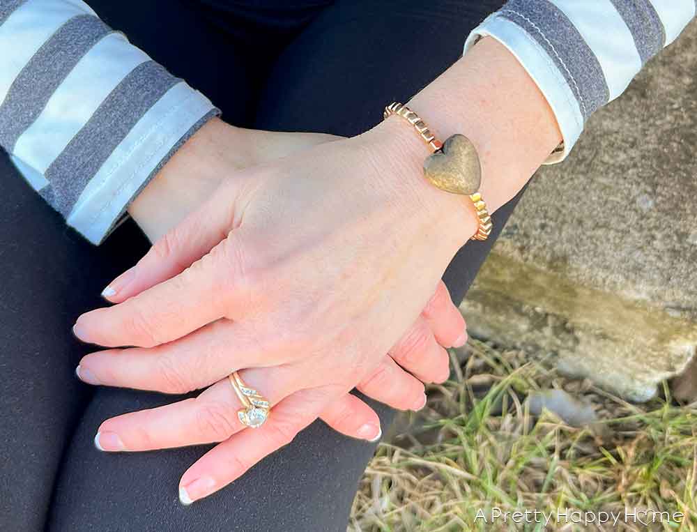 diy wood heart bracelet using wood heart beads for a valentine's day bracelet