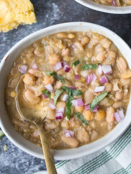 20 minute vegetarian white bean chili from kitchen treaty on the happy list