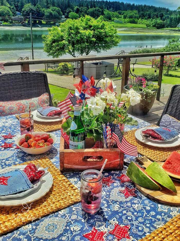 patriotic tables using a soda crate from shiplap and shells on the happy list