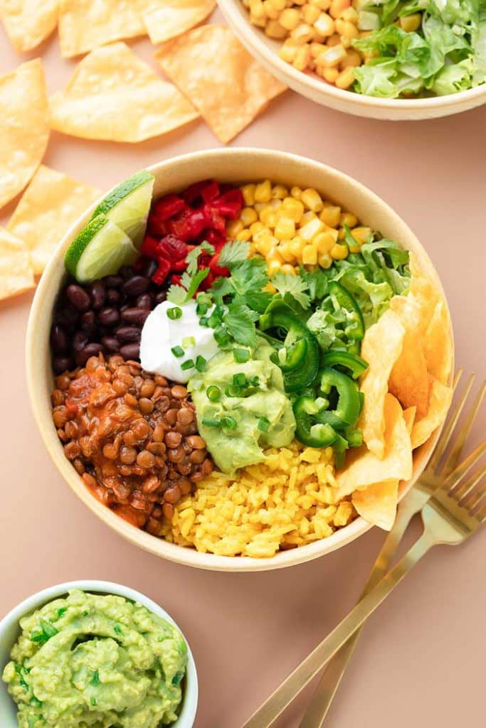 chipotle lentil burrito bowls from peas and crayons on the happy list