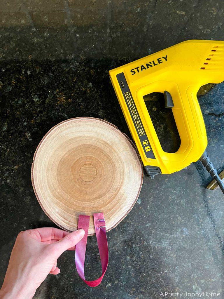 how to leaf stamp on wood using house paint or craft paint fresh leaves and wood rounds