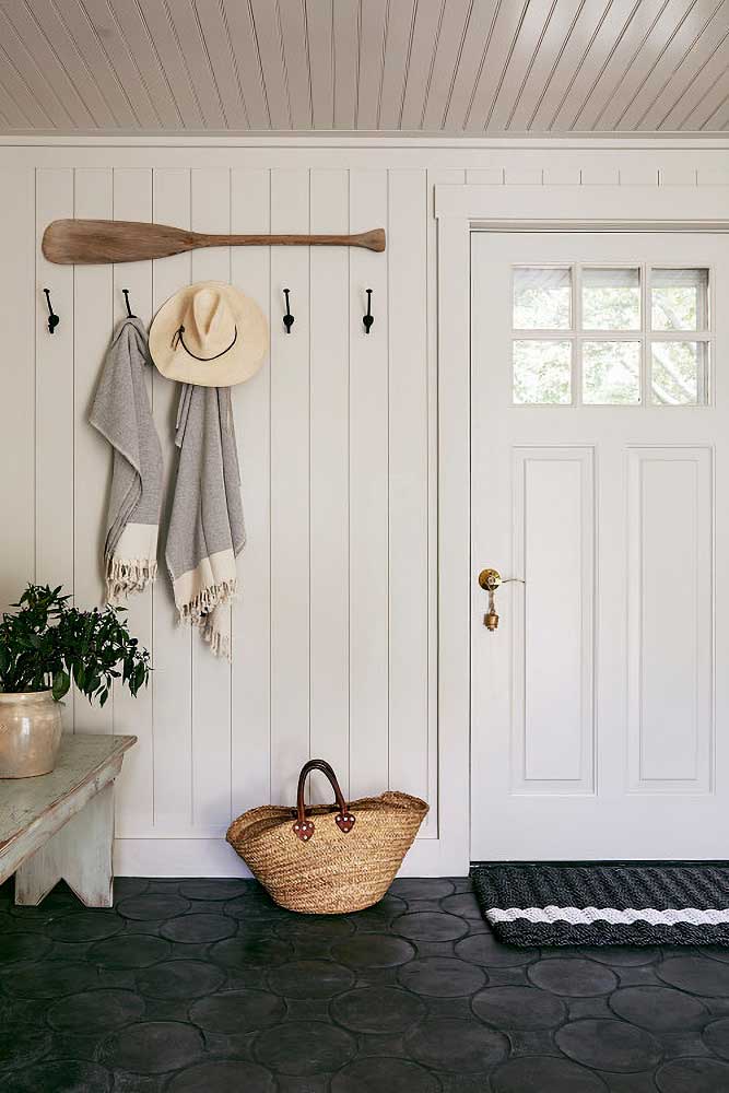 john buckley architecture and design simple beach entry with planking and headboard via town and country living on the happy list