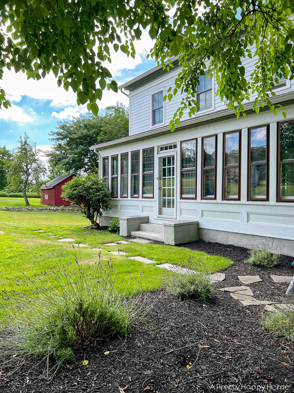 colonial farmhouse white farmhouse with sunporch the curious thing about white farmhouses