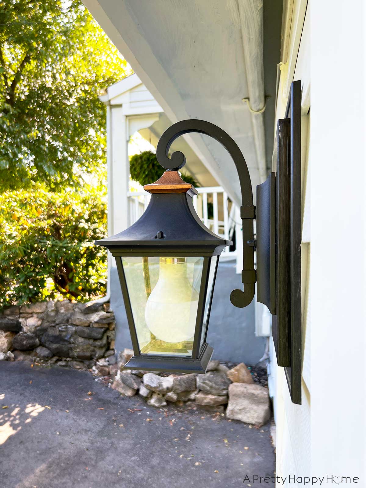 diy copper accent exterior lighting how to add a copper accent to exterior lights with hammered copper paint from rust oleum