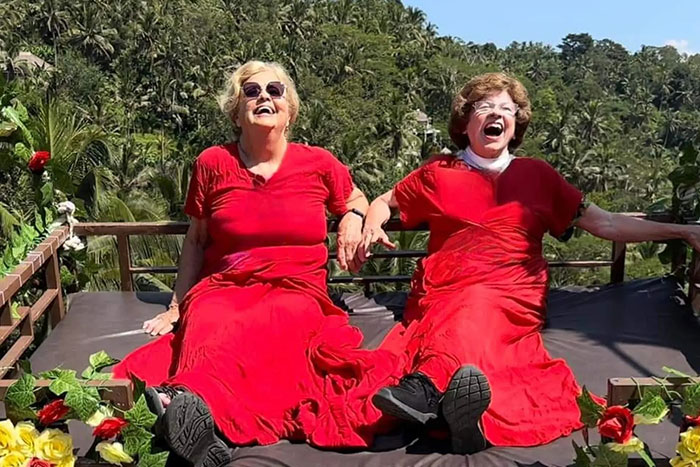 tiktok traveling grannies Ellie Hamby and Sandy Hazelip via afar on the happy list