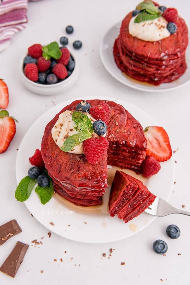 red velvet pancakes recipe from tidymom on the happy list