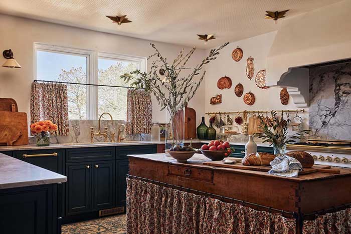 JennaPeffley_FrenchandFrenchInteriors_IvyHouse_HouseBeautiful_MaximalistNewMexicoSantaFeHome Photos: Jenna Peffley; Styling: Robert Rufino. via desire to inspire on the happy list