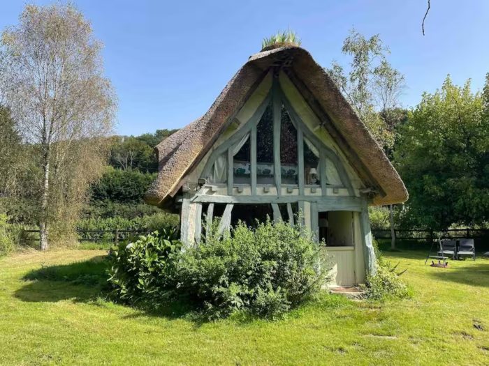 bread oven airbnb in france on the happy list